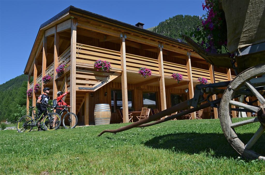 La Tresenda Hotel And Mountain Farm Ливиньо Экстерьер фото